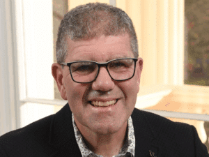 Headshot of Rob Deaves