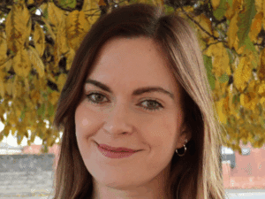 A headshot of Dr Emma Yhnell