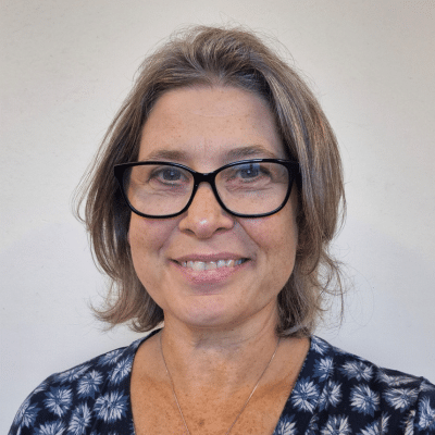 Sarah Davies headshot