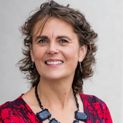 Sara Shinton headshot